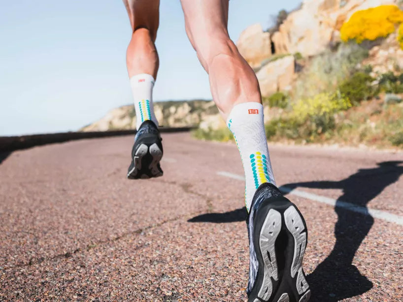 COMPRESSPORT PRO RACING SOCKS V4.0 SWIM.BIKE.RUN