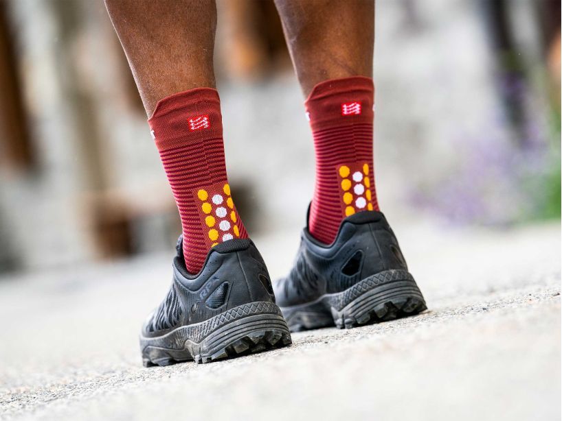 COMPRESSPORT PRO RACING SOCKS V4.0 RUN HIGH