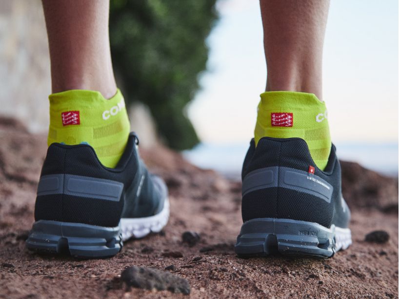COMPRESSPORT PRO RACING SOCKS V4.0 ULTRALIGHT RUN LOW
