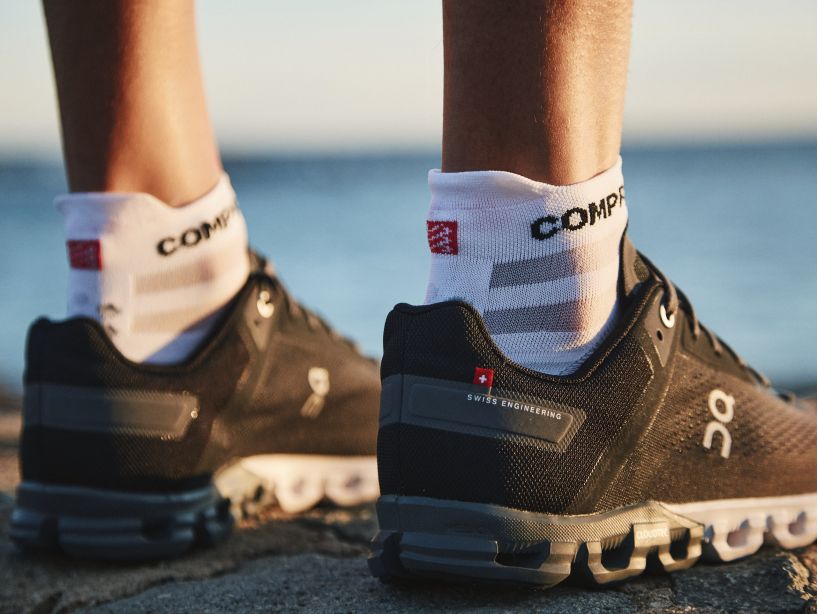COMPRESSPORT PRO RACING SOCKS V4.0 ULTRALIGHT RUN LOW