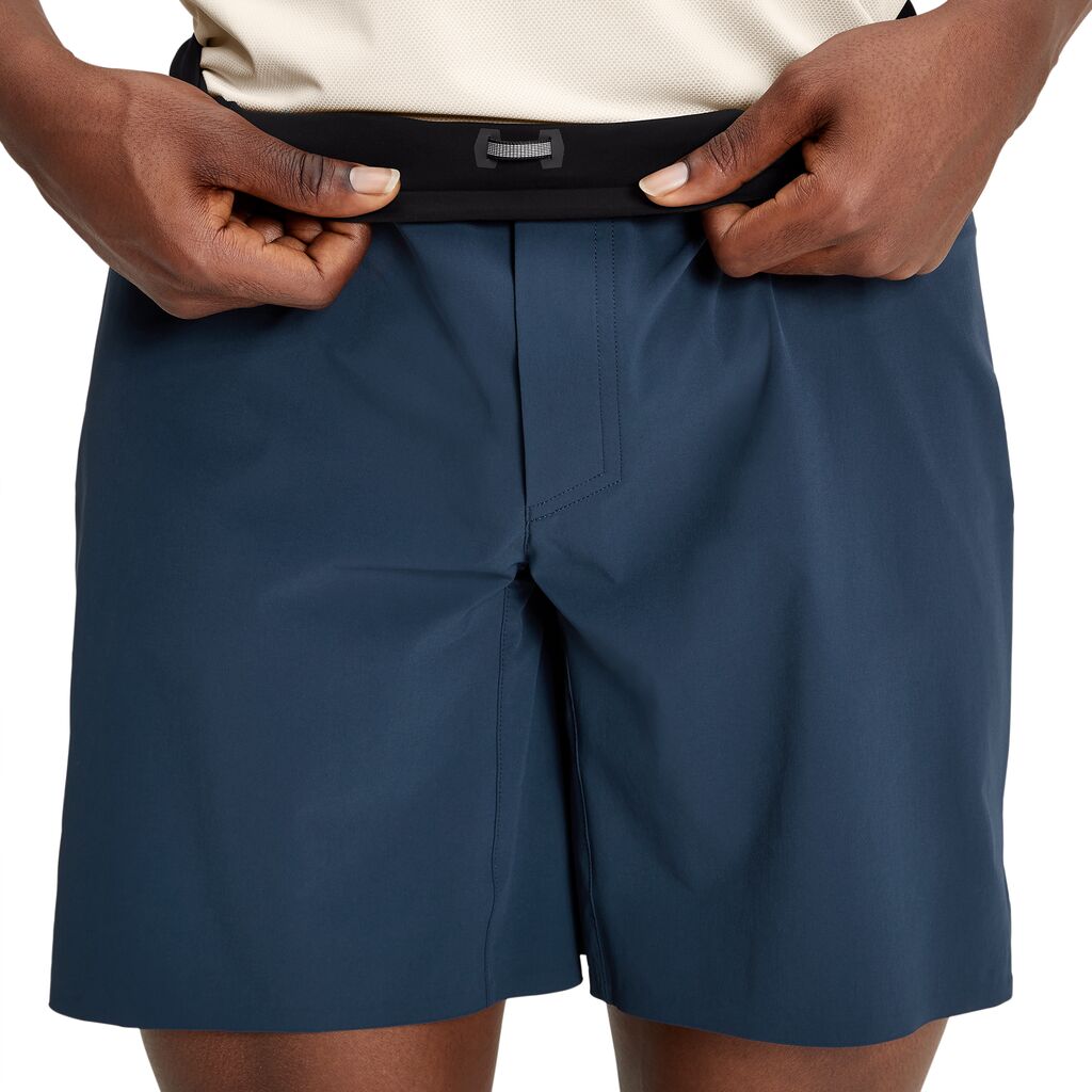 ON LIGHTWEIGHT SHORTS