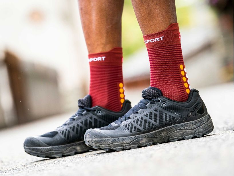 COMPRESSPORT PRO RACING SOCKS V4.0 RUN HIGH